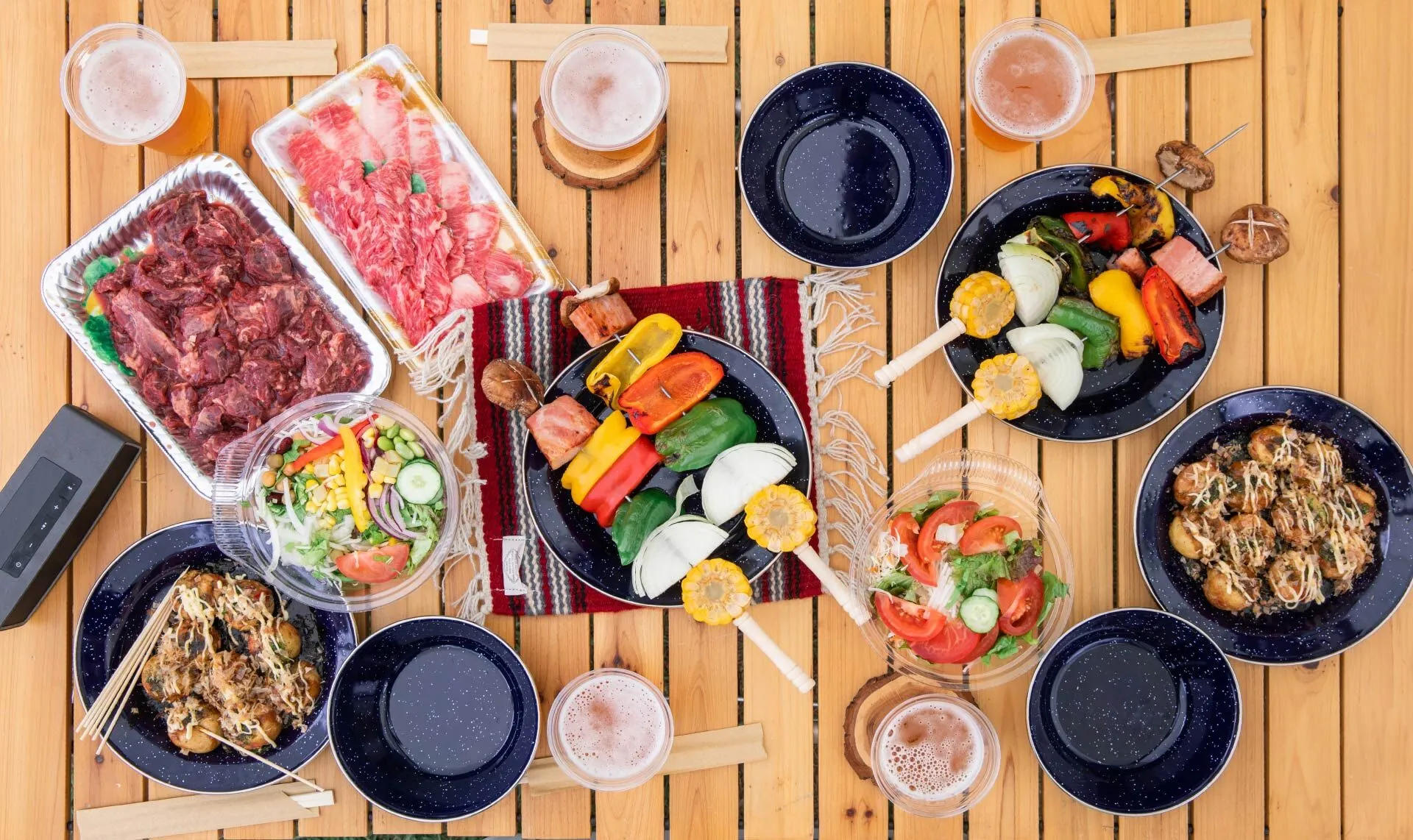 庭でBBQを楽しめる灯り宿SERAの屋外スペース